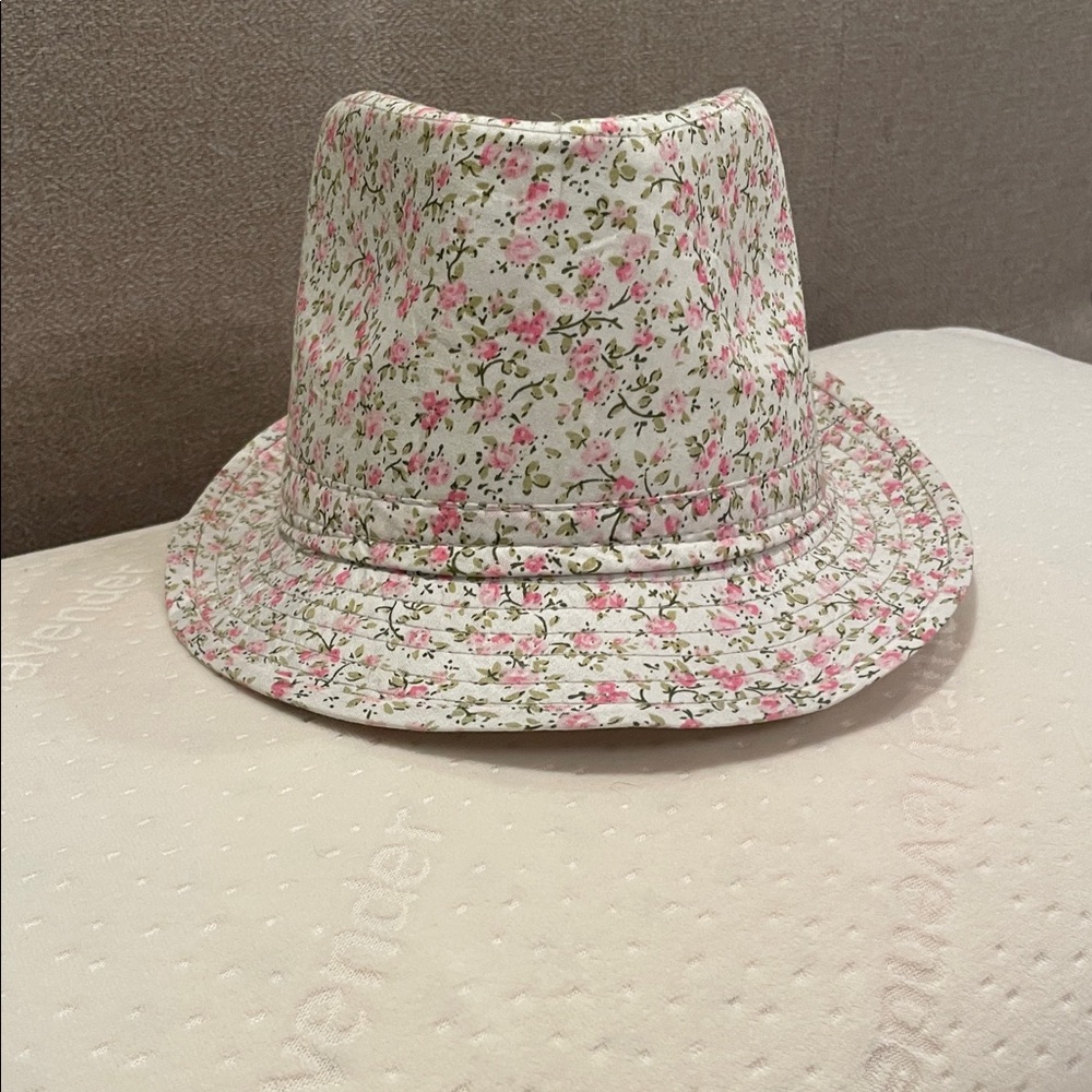 Floral Cotton Fedora Hat in White and Pink